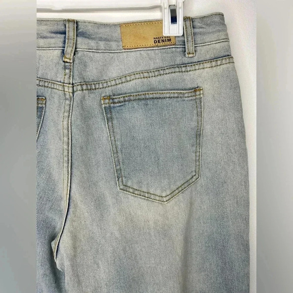 Nasty Gal Jeans Light Wash Denim Distressed Crop Raw Hem High Rise US 12 UK 14 - Picture 7 of 10